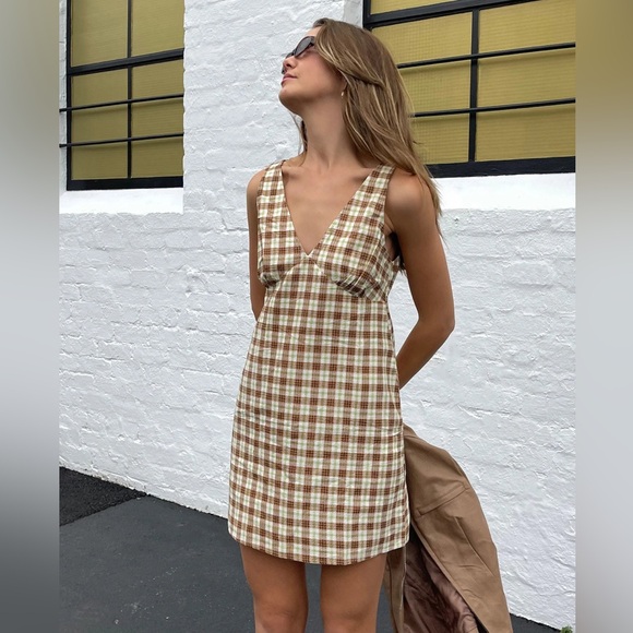 Motel Rocks Dresses & Skirts - NWT Motel Rocks Eluned Day Dress In Yellow And Brown Check